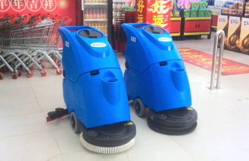 如何選擇一款適用的全自動(dòng)洗地機(jī)？
